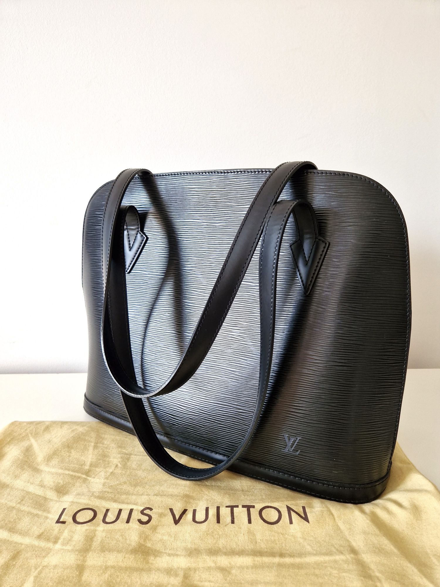 Louis Vuitton Epi Lussac Tote - Black Totes, Handbags - LOU801497